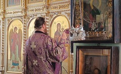 Митрополит Астраханский и Камызякский провёл богослужение в икрянинской церкви