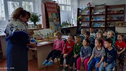 Икрянинских дошколят пригласили на экскурсию в библиотеку
