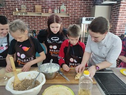 В икрянинском центре помощи детям проходят кулинарные мастер-классы