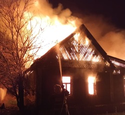 В Икрянинском районе сгорел жилой дом