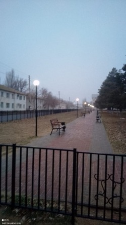 В Икрянинском районе депутаты помогли восстановить освещение в парке