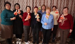 Икрянинские пенсионеры изготовили тряпичную куклу-оберег