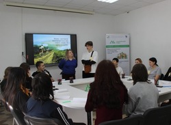 В Икрянинском районе провели тренинг «Выход есть всегда!»