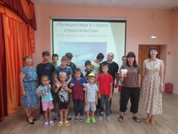 Сотрудники икрянинского музея провели встречу ко Дню строителя
