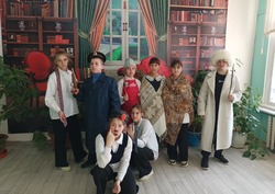 В икрянинской школе представили театрализованную постановку