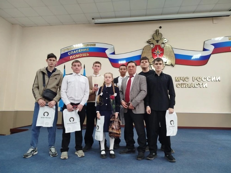 Юные герои Икрянинского района спасли дом от пожара