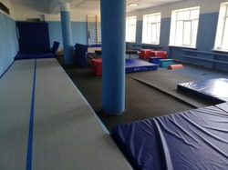 В Красных Баррикадах отремонтировали зал для занятий по акробатике