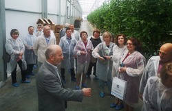 Икрянинские депутаты и члены Общественного Совета посетили тепличный комплекс «Кедр»