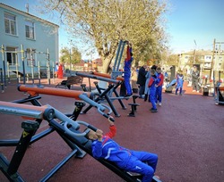 В Икрянинском районе облагораживаются скверы, детские площадки и дороги