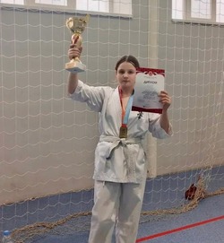 Икрянинская школьница завоевала первенство ЮФО по киокусинкай
