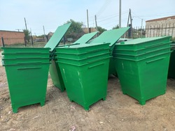 Икрянинскому району передали 60 новых мусорных контейнеров 
