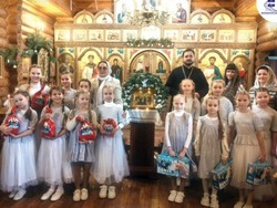 Глава Икрянинского района посетила храм в Красных Баррикадах