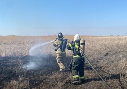 В Икрянинском районе начался сезон ландшафтных пожаров