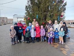 Для юных икрянинцев устроили «Рождественский переполох»