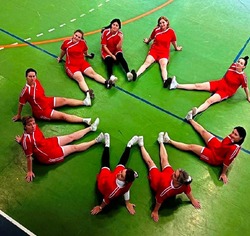 В спортивном комплексе «Икрянинский» прошла спартакиада среди педагогов