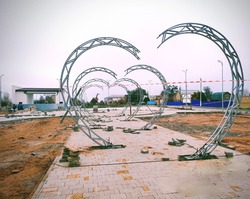 Глава Икрянинского района проверила благоустройство Петропавловского сквера