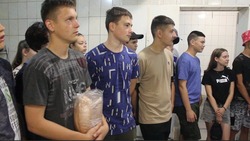 Икрянинским школьникам устроили экскурсию на хлебопекарню