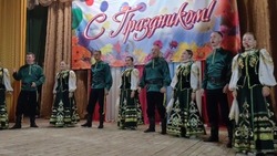 Астраханский губернаторский ансамбль песни и танца выступил в Икрянинском районе 
