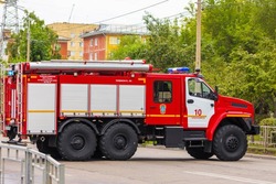 Икрянинским водителям напомнили, что нужно делать при передвижении пожарной техники
