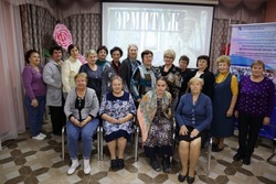 Жители Икрянинского района совершили виртуальную экскурсию по Эрмитажу
