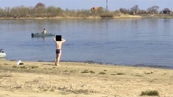 В Икрянинском районе подростки открыли купальный сезон