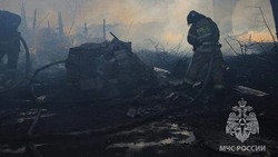 В Икрянинском районе неосторожное обращение с огнём приводит к пожарам