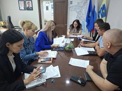 В Икрянинском районе обсудили меры поддержки бойцов СВО и их семей